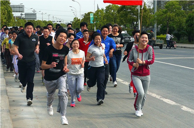活力青春，與長(zhǎng)跑同行！